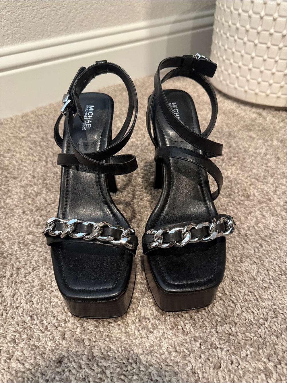 Michael Kors Paola Chain Platform - Picture 2 of 5